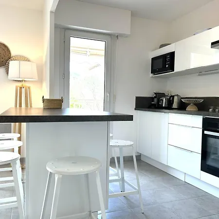 Moderne Avec Terrasse, Climatisation, A 200m De La - 6 Couchages, Parking Inclus - Fr-1-251-826 Appartement Le Lavandou